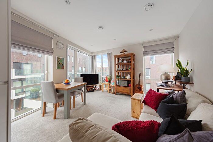 1 Bedroom Flat For Sale In Chandlers Avenue, London, SE10