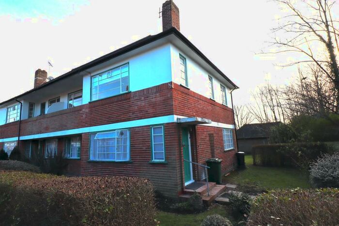 2 Bedroom Flat To Rent In Denison Close, East Finchley, N2