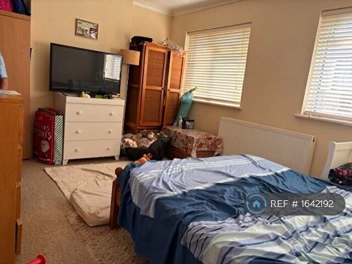 Studio To Rent In Hendon, London, NW4