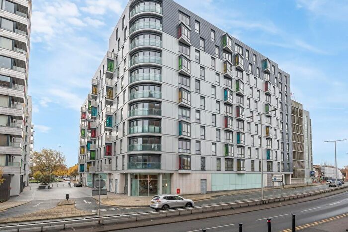 2 Bedroom Flat For Sale In Central Reading, Berkshire, RG1