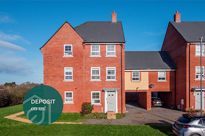 4 Bedroom Semi-Detached House To Rent In Leaf Living At Orchard Green, Aylesbury, Hp22