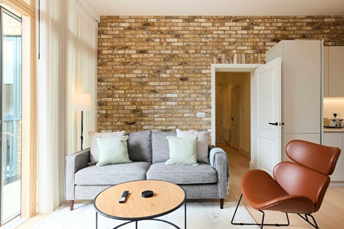 2 Bedroom Flat To Rent In Mile End Road, London, E1