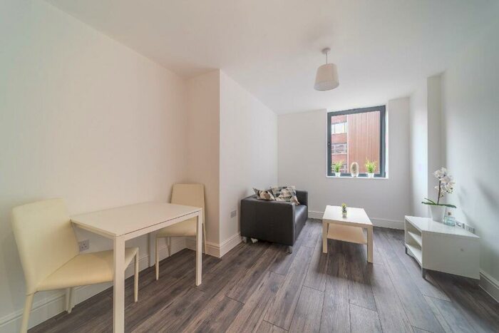 1 Bedroom Flat To Rent In Queen Street, City Centre, Sheffield, S1