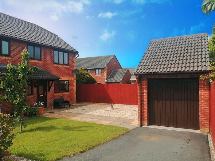 3 Bedroom Semi-Detached House To Rent In Elizabeth Road, Bude, EX23