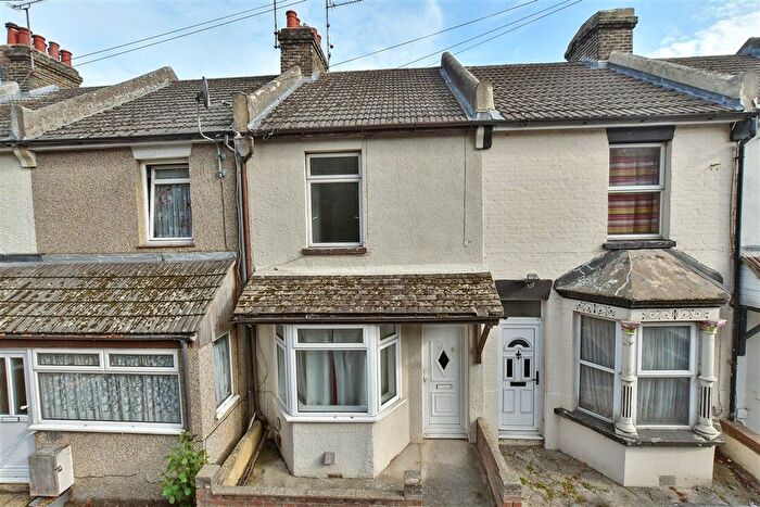 3 Bedroom Terraced House For Sale In Court Lodge Road, Gillingham, Kent, ME7