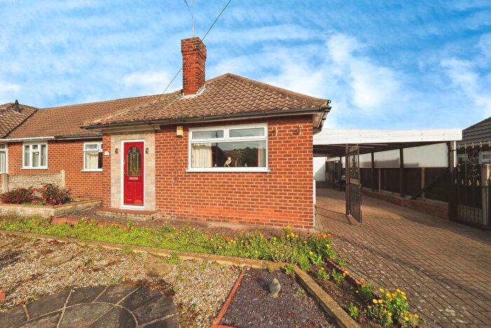 2 Bedroom Semi-Detached Bungalow For Sale In Edmonton Road, Mansfield, NG21
