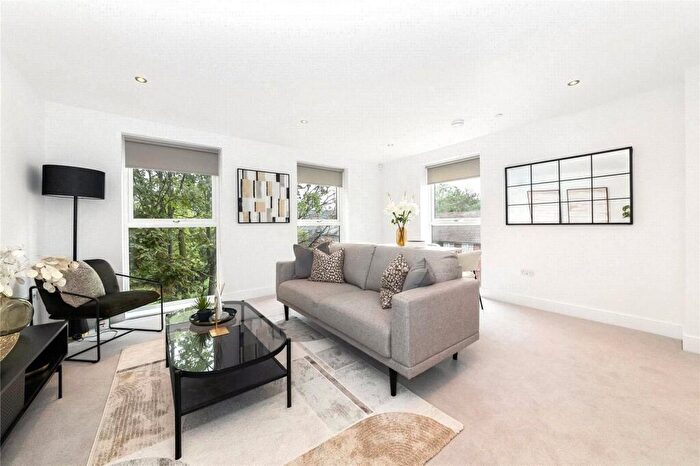 2 Bedroom Apartment For Sale In Eldon Park, South Norwood, SE25