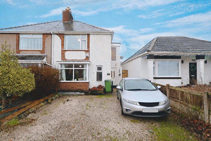 3 Bedroom Semi Detached House For Sale In Wrexham Road, Pentre Bychan, Wrexham, LL14