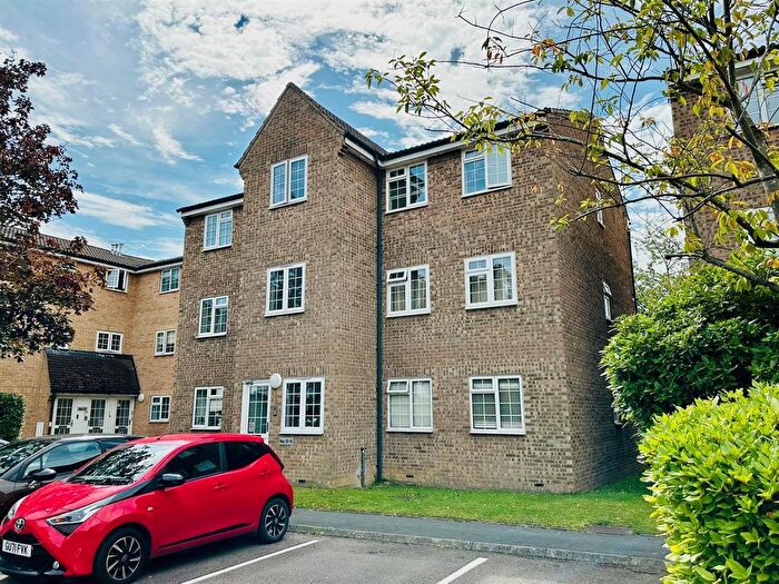1 Bedroom Flat For Sale In Mayford Close, Beckenham, BR3