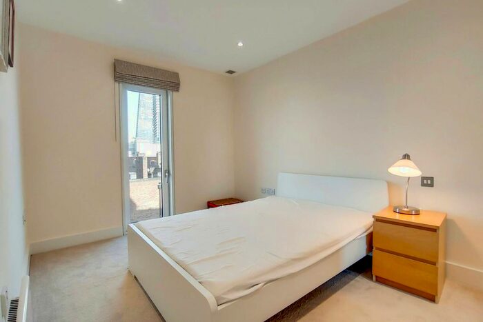 2 Bedroom Flat To Rent In Empire Square, Borough, London, SE1