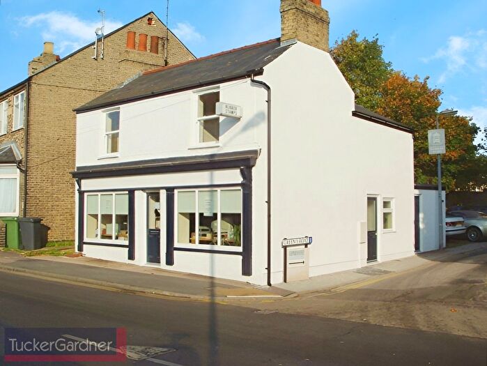 2 Bedroom Flat To Rent In Victoria Road, Cambridge, CB4