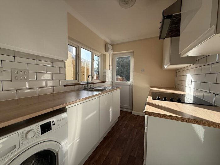2 Bedroom House To Rent In Luton Road, Chatham, ME4