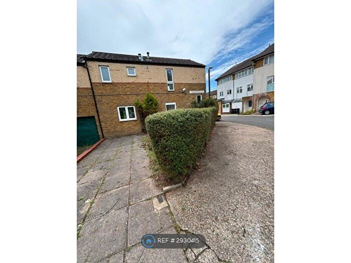 3 Bedroom Terraced House To Rent In Blackheath Crescent, Milton Keynes, MK13