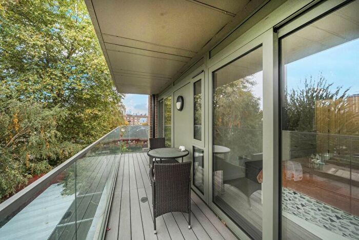 1 Bedroom Flat For Sale In Bootmakers Court, Ben Jonson Road, Stepney, London, E1
