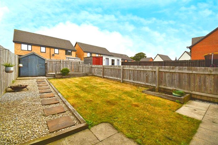 2 Bedroom Semi-Detached House For Sale In Middlesex Road, Hull, HU8