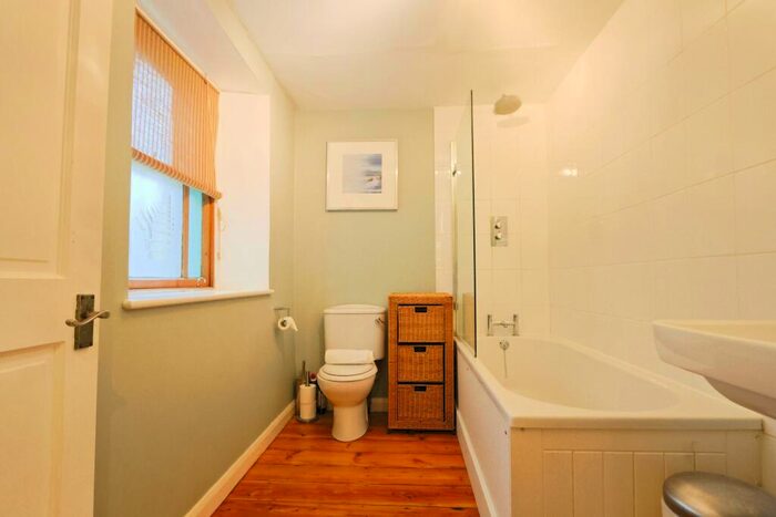 2 Bedroom Flat To Rent In Elliston Road, Bristol, BS6