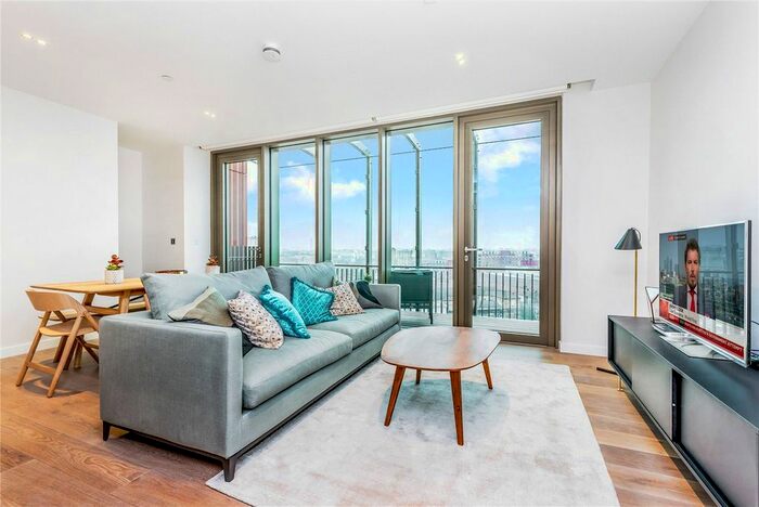 2 Bedroom Flat To Rent In Tapestry Apartments, Canal Reach, King's Cross, London, N1C