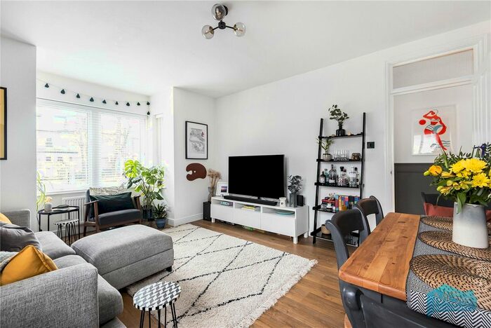 2 Bedroom Flat To Rent In Hillfield Avenue, Crouch End, London, N8