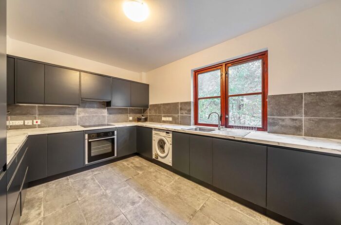 3 Bedroom Detached House To Rent In Rope Street, London, SE16