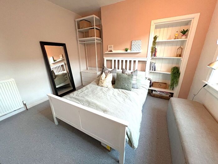 2 Bedroom Flat To Rent In Craighouse Gardens, Morningside, Edinburgh, EH10