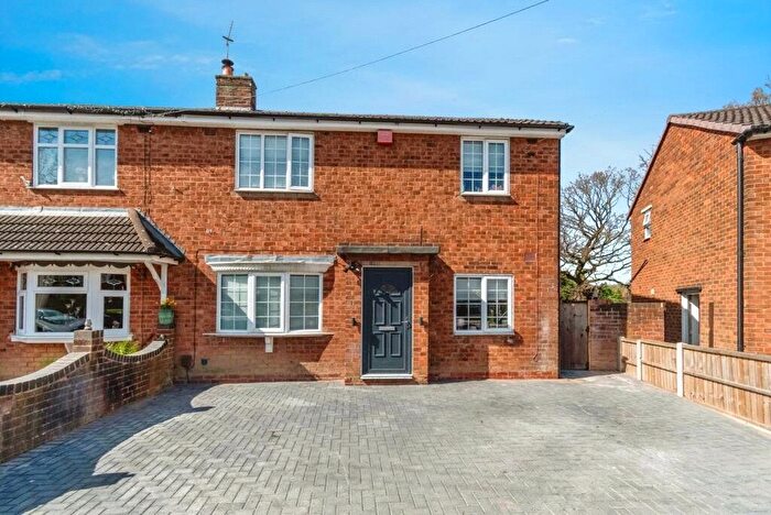 3 Bedroom Semi-Detached House For Sale In Cypress Road, Walsall, West Midlands, WS5