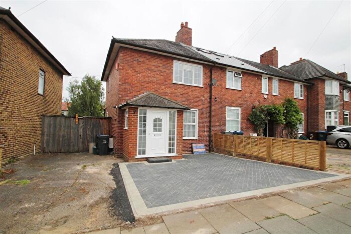 2 Bedroom End Of Terrace House To Rent In Buckfast Road, Morden, SM4