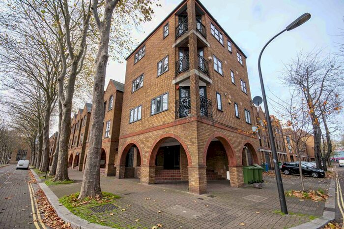 2 Bedroom Apartment To Rent In Brunswick Quay Surrey Quays Rotherhithe London, SE16