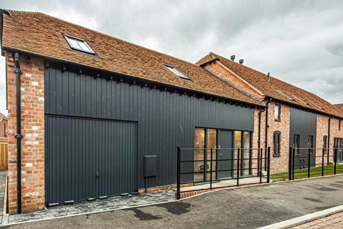 4 Bedroom Semi-Detached House To Rent In Tithe Barn, Compton, RG20