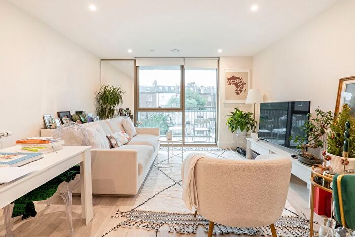 1 Bedroom Flat To Rent In Warwick Lane, High Street Kensington, London, W14