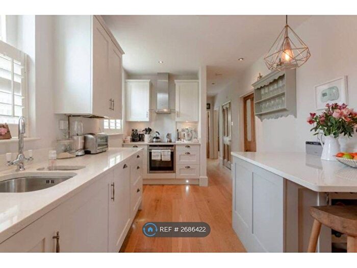 2 Bedroom Flat To Rent In Queens Park, London, NW6