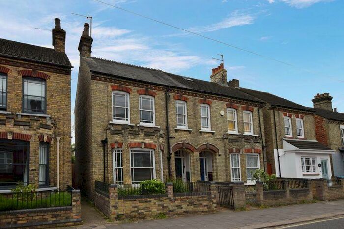 4 Bedroom Semi-Detached House To Rent In Castle Road, Castle Quarter, Bedford, MK40