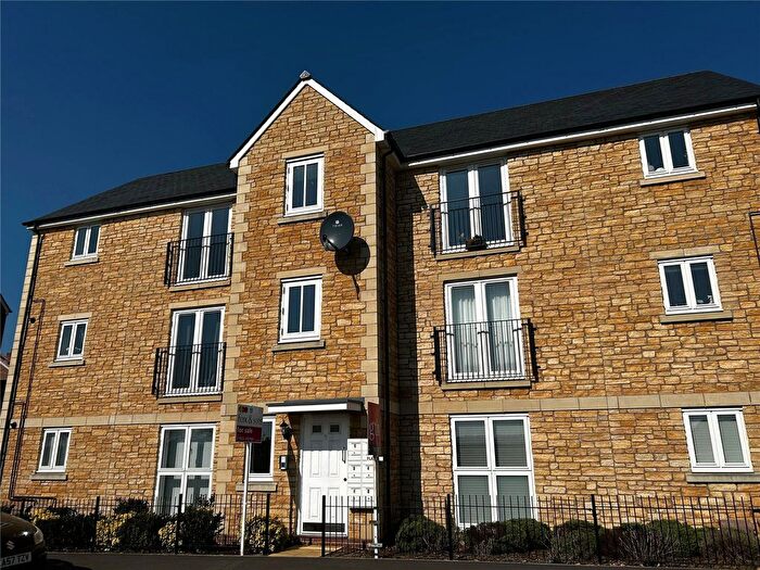2 Bedroom Flat To Rent In Batten Drive, Sherborne, Dorset, DT9