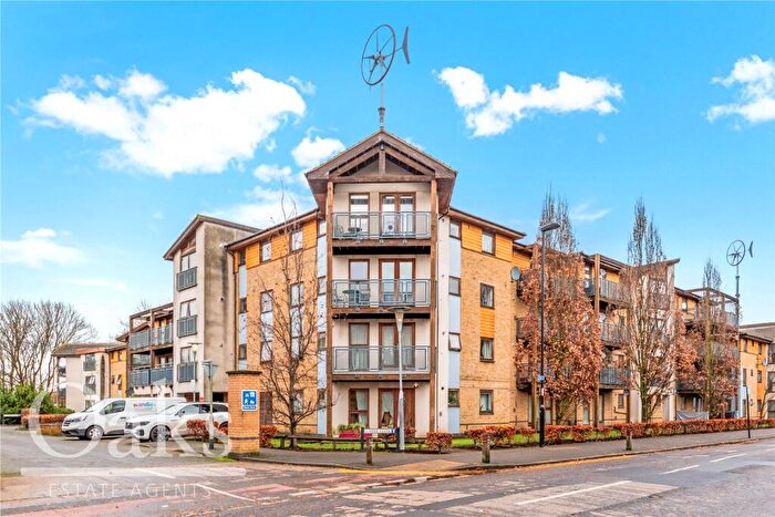 2 Bedroom Apartment To Rent In Simpson Close, Croydon, CR0