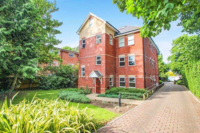 2 Bedroom Apartment For Sale In Dukes Grange, Bournemouth, BH8