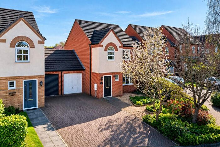 3 Bedroom Link Detached House For Sale In Heron Way Royston, SG8