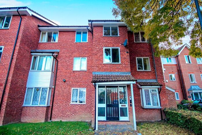 2 Bedroom Flat To Rent In Rufford Close, Harrow, HA3