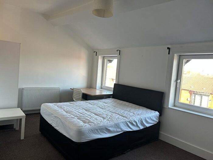 1 Bedroom House To Rent In Room Rathbone Road, L15