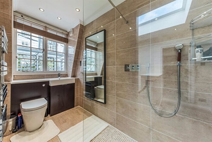 3 Bedroom Terraced House To Rent In Wilton Row, London, SW1X