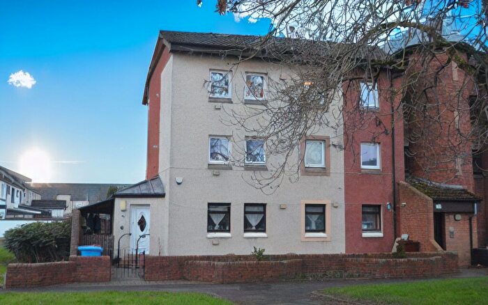 3 Bedroom Flat For Sale In Garry Place, Grangemouth, FK3