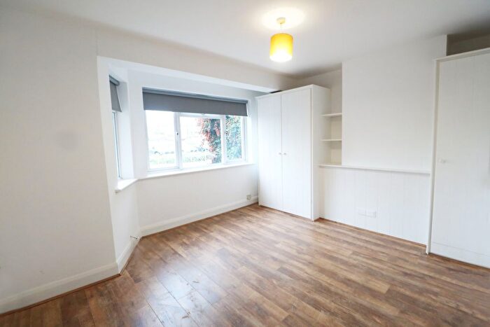 2 Bedroom Flat To Rent In Hartfield Road, Wimbledon, London, SW19