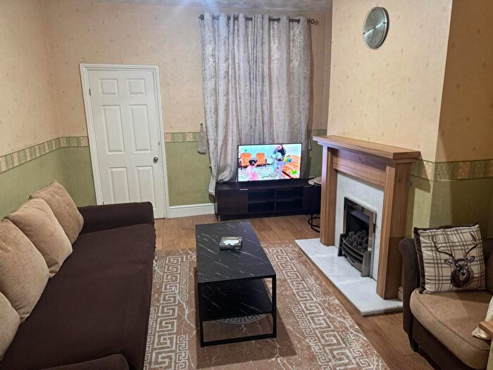 2 Bedroom House To Rent In Tetlow Grove, Manchester, M30