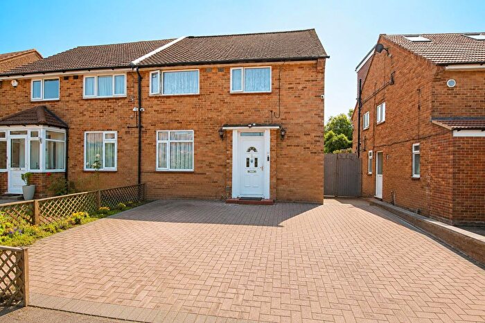 3 Bedroom Semi-Detached House For Sale In Arundel Drive, Borehamwood, WD6