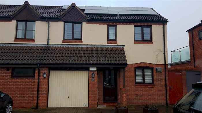 2 Bedroom Semi-Detached House To Rent In Marine Wharf, Hull, HU1