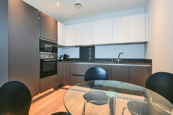 2 Bedroom Flat To Rent In Deptford Bridge, London, SE8