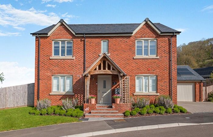 4 Bedroom Detached House For Sale In Cherry Hill Rise, HR1