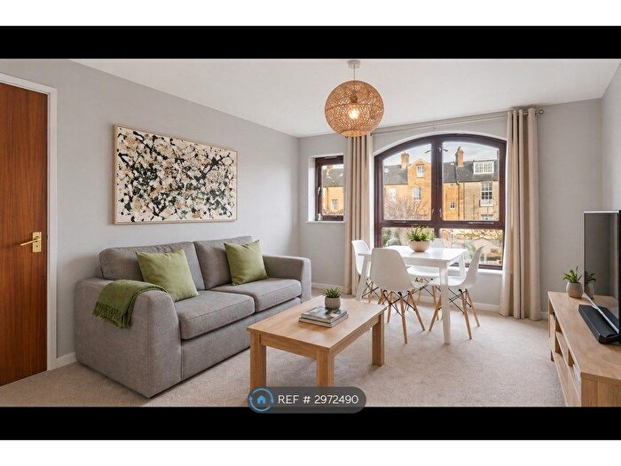 2 Bedroom Flat To Rent In Gloucester Green, Oxford, OX1