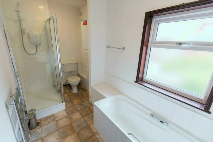 5 Bedroom House To Rent In Milton Street, S3