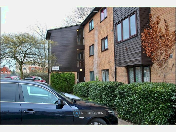 1 Bedroom Flat To Rent In Slough, Slough, SL2
