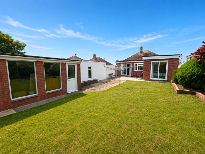 3 Bedroom Detached Bungalow For Sale In Hoddern Avenue, Peacehaven, BN10