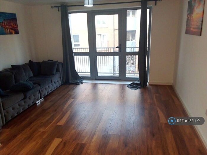2 Bedroom Flat To Rent In Morley House, London, E1W